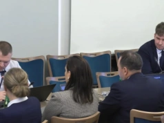 Ministerstwo chce znieść nakaz zatrzymywania się przed sygnalizacją. Kluczowe okazały się badania bydgoskiego naukowca