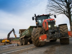 Kara za zanieczyszczenie drogi przez ciągnik rolniczy. Od mandatu, aż po więzienie