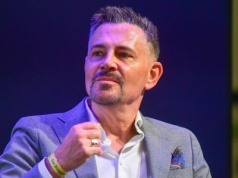 Znamy sekret młodości Krzysztofa Ibisza. Tej jednej rzeczy nie robi już od 25 lat