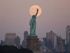 Uważaj, co piszesz na Facebooku. Rząd Trumpa sprawdzi twoje opinie, zanim cię wpuści