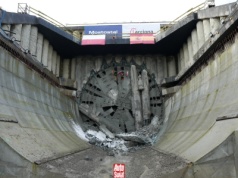 Karpatka TBM przebiła tunel na S19. Pierwsza nawa odhaczona. Co dalej?