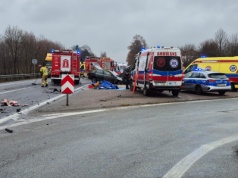 Trzy osoby poszkodowane w wypadku pod Brzeskiem, dziecko w ciężkim stanie trafiło do szpitala