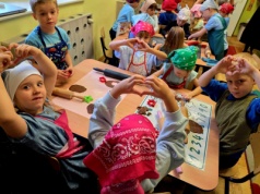 Z młodzieńczą energią zaczynamy Jarmark Świąteczny. Na początek mamy dla Was Kiermasz Szkolny