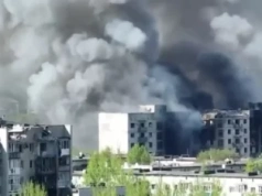 Ukraińscy żołnierze wywiesili flagę państwową w centrum Pokrowska