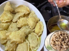 Sprawdzona metoda na farsz. Ten dodatek uczyni pierogi 10x lepszymi