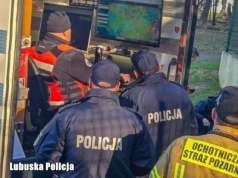 Dziesiątki ludzi, drony i psy tropiące. Policja prowadzi poszukiwania 27-latka