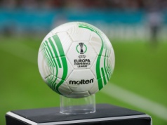 Tabela Conference League przed ostatnim kolejką oraz drużyny matematycznie kwalifikowane do fazy pucharowej