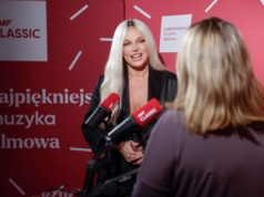 Ta gwiazda nie potrzebuje skandali, by zrobić hałas. Liszowska kończy 47 lat!