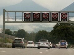 Zjedziesz z autostrady w Alpach, a tam policja. Zimą sypią się mandaty