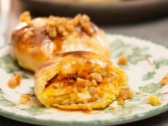 Do ciasta ziemniaczanego dodaję szybki farsz i wkładam do piekarnika. Cała rodzina zajada ze smakiem