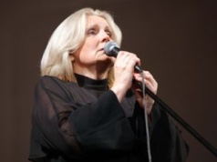 Magda Umer straciła brata, kiedy była nastolatką. "Z jego śmiercią skończyło się moje dzieciństwo"