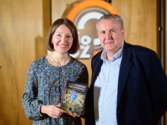 Spotkanie z Joanną Orzechowską w Radiu Łódź. Przewodniczka opowiedziała o „Podwórkach Piotrkowskiej”