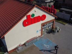 Inspekcja Pracy wchodzi do Dino. Kasjerzy skarżą się na pensje i zimno w sklepie