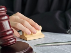 Sprzedaż mieszkania po zmarłym bez tego nie ruszy. Ważny wniosek do sądu