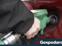 Na stacjach paliw przedświąteczne „prezenty”