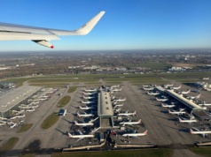 Lotnisko Heathrow znów podnosi stawki – kierowcy liczą funty