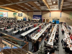 Dziesiątki tysięcy pierogów i setki litrów barszczu. Największa w Polsce wigilia dla seniorów