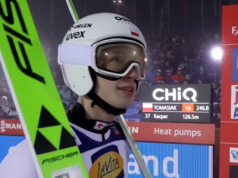 Tomasiak był piąty na półmetku. Spadł do drugiej dziesiątki w Klingenthal