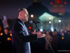 Miał mówić o historii. Nawrocki nie wytrzymał. 