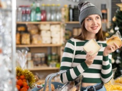 Spadająca inflacja i wzrost wynagrodzeń zachęcają do większych zakupów na święta