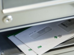 Oszuści wkładają do skrzynek fałszywe mandaty. Jak nie dać się oszukać?