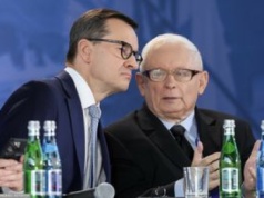 Kaczyński chciał zdjęcie, ale zabrakło Morawieckiego. Prezes PiS szuka nowego terminu
