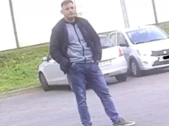 Ukradł z Biedronki alkohol razem z koszykiem. Policja publikuje zdjęcia podejrzewanego