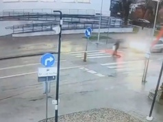 Groźne zdarzenie na przejeździe rowerowym. Ranny nastolatek na hulajnodze