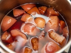 Odkryłam, co naprawdę psuje kompot z suszu. Od tej pory smakuje obłędnie