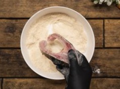 Jak przygotować dzwonka karpia zanim trafi na patelnię? Tych kroków nie możesz pominąć