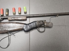 Mężczyzna postrzelił się z nielegalnej broni. Wypadek przy czyszczeniu