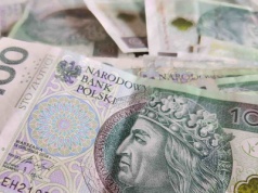 Zostawili pieniądze na klatce schodowej. Seniorzy z Krowodrzy stracili prawie milion złotych