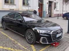 Tak wygląda nowa luksusowa limuzyna prezydenta Katowic. Usłyszała już o niej cała Polska