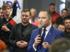 Nawrocki dmucha w psi gwizdek. Mizdrzy się do zwolenników Brauna z przekonania czy ma plan?