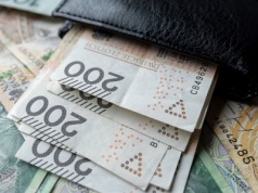 Waloryzacja świadczenia dla konkretnej grupy seniorów. Niemal 6 tys. zł "na rękę" od marca 2026