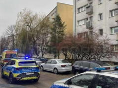 Zaatakował ojczyma nożem, gdy ten spał. Ranna została także matka sprawcy. Mężczyzna usłyszał zarzut usiłowania zabójstwa