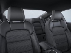 Kultowy Ford z wielkim rabatem. W salonach nie ma tańszego auta z V8