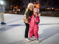 Zielona Góra. Lodowisko to największa atrakcja centrum miasta (ZDJĘCIA)