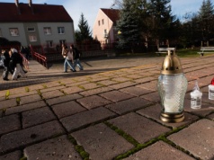 Psycholog: nie da się udawać, że nie było zabójstwa 11-latki w Jeleniej Górze. Dzieci się o tym dowiedzą