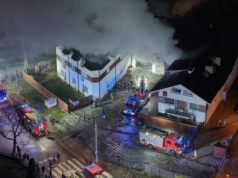 Pożar pod Warszawą, zagrożone budynki mieszkalne. Z ogniem walczy 14 zastępów straży