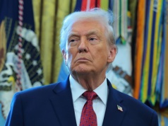 Współpracownica Trumpa powiedziała za dużo. Teraz się tłumaczy