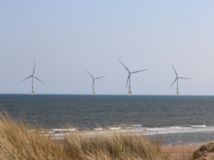 Jak pogodzić turystykę z rozwojem energetyki? Gminy znad Bałtyku szukają dla siebie nowej formuły