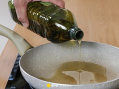 Nowe badanie. Popularny olej może prowadzić do znacznego przyrostu wagi