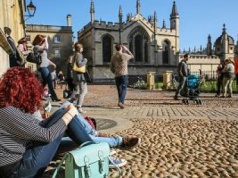 Studia w Wielkiej Brytanii znów będą tańsze dla Polaków. Londyn wznawia udział w unijnym programie Erasmus