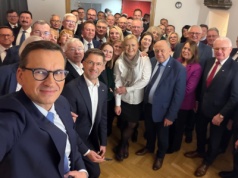 Dwie Wigilie PiS. Zgoda frakcji i usunięcie wpisu przez Kurskiego