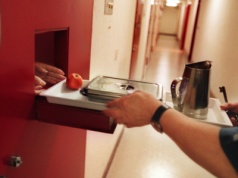 4 złote dziennie. Posiłki więźniów pod lupą Krajowego Mechanizmu Prewencji Tortur