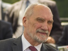 PILNE! Akt oskarżenia przeciwko Antoniemu Macierewiczowi