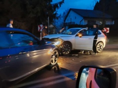 Szaleńcza jazda po drodze zakończona czołówką. Ryczów