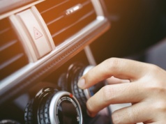 Z nawiewów leci zimne powietrze. To cztery możliwe powody