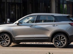 Liczą, że 109 900 zł, automat i panorama załatwią sprawę. A że to SUV dłuższy od Nissana Qashqaia, tym lepiej